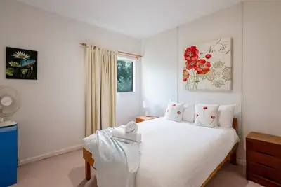 Image de Hazel On Heather -Traditional Retro Beach House