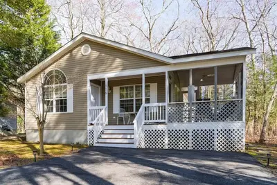 Image de Jumpstart your ultimate beach getaway at this impressive 3-Br, 2-Bath house!