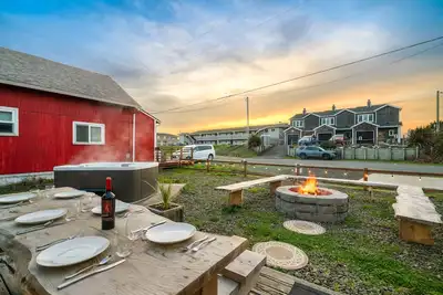Image de New Steps to Beach, Prime City Center, Firepit, Hot Tub, Ps5, Pet Friendly