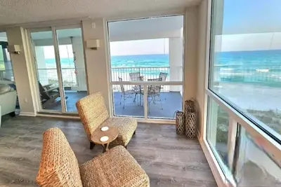 Image de Beachfront Condo: Panoramic Gulf Views, Heated Pool, Special Holiday Rates