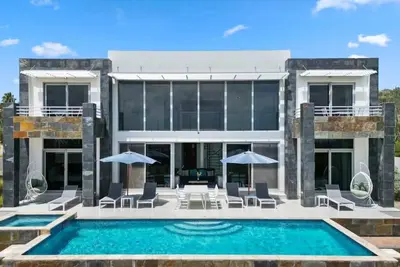 Casa Altamira by Bocobay  Luxury Mansion w View