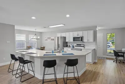 Image de Recently Renovated Bright and Comfy 3br 2ba, centrally located in West Mckinney