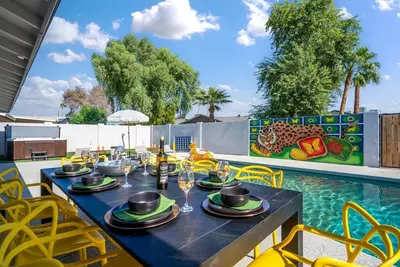 Image de Dog-friendly Stylish Escape with pool, Hot Tub, Bbq, ping pong, games and more!