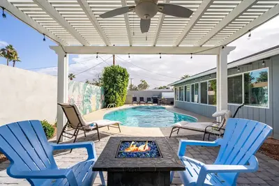 Image de Old Town Abode by Rebl|Heated Pool|Spa|Ping Pong