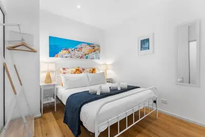 Image de The heart of the Cbd - 2br Modern Apt Wi-Fi