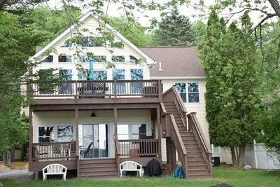 Image de Enjoy your spring break on the Lake, 4 Br Lakefront Chalet in Arrowhead Lake.