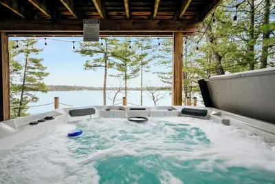 Image de Lake View & Access/Hot Tub/5000 Arcade Games/Pool Table/Pontoon for Rent