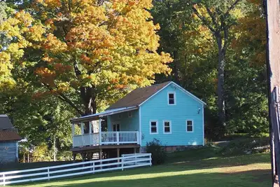 Image de Rustic Farm Cottage set in over 100 acres in beautiful rural Upstate New York.