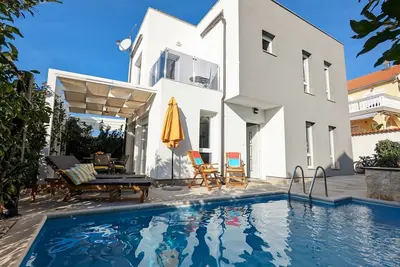 Image de Vila Burin - four star villa with private pool, rooftop hot tub and parking