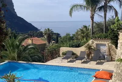 Image de Grande villa avec piscine vue panoramique mer et Cap Canaille