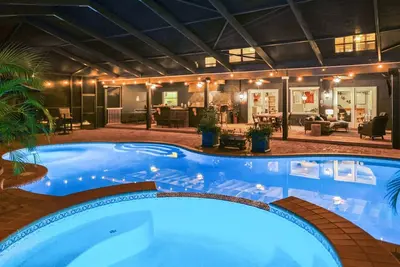 Image de 16 beds, 5ba, 2 Acres, Salt Pool, Spa