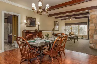 Great Rock Cozy 2br Condo