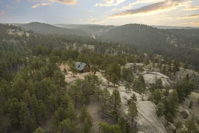 Image de New & Discounted! Cozy Log Cabin on 5 Acres w/ Pikes Peak View