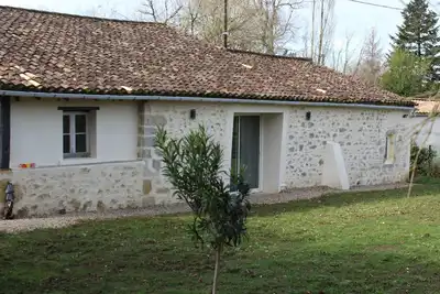 Image de Maison de campagne rénovée de 140m², pouvant accueillir 6 personnes.
