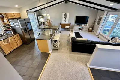 Image de 10 min from Downtown Annapolis. Kid friendly, open concept, lg screened porch.