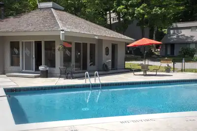 Image de Northern Michigan. Sleeps 8, 3 bedrm 2 baths outddor pool summer. close to lakes