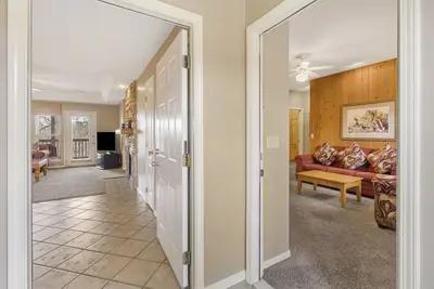 Image de Unique Condo + Suite Combination with Lock-off Access at StoneBridge