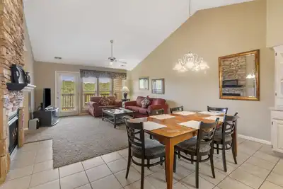 Image de Condo with Lock-off Connecting Suite at StoneBridge