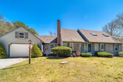 Image de Beach & Town Walkable: Cozy 4bd Cape Getaway