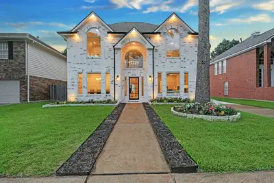 Image de Spacious Luxury Modern Farmhouse Gameroom + Chef’s Kitchen + Ev Charger