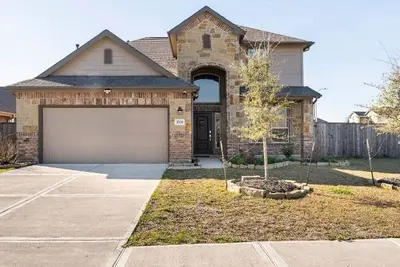 Image de Houston\/Richmond\/Sugarland home with TVs in all rooms.