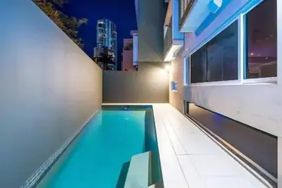 Image de Wow Large 4 Bedrooms 4 bathroom with Private pool, 4 min walk to beach
