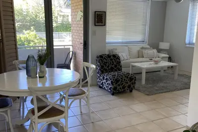 Image de Centrally Located Coastal Getaway – Walk to Beaches, Cafes & More