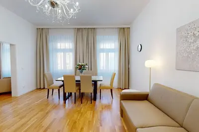 Image de \"superior Balcony\" Apartment - Alon Homes