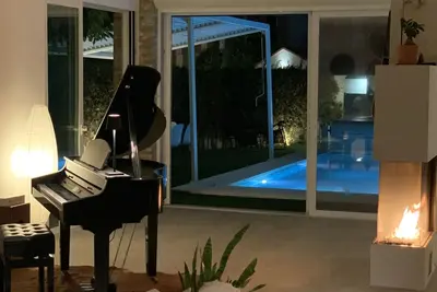 Modern Townhouse w Private Pool