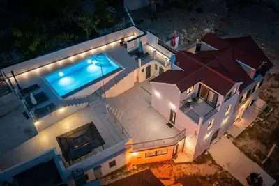 Image de Maison de vacances Lokva Rogoznica pour 1 - 16 personnes avec 6 chambres à coucher - Maison de vacan