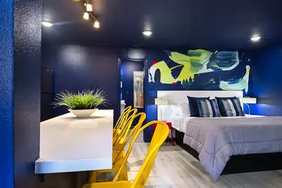 Image de Your Montrose Studios! Sleeps 52/26br/26ba/26pa