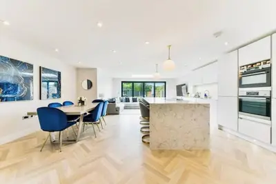 Image de Modern 3-4 Bed Entire Home, 35 mins to London