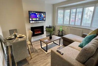 Image de Newly Decorated 2 bed Ground Floor Garden
