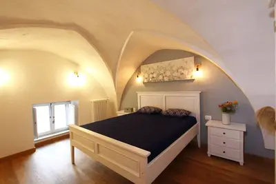 Image de House in the Village 590