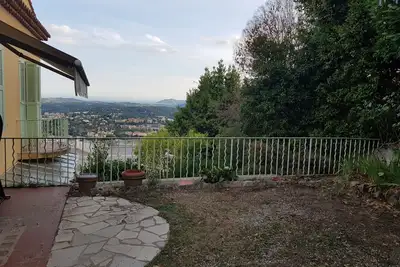 Image de Studio meublée vue Mer et terrasse 80 M2