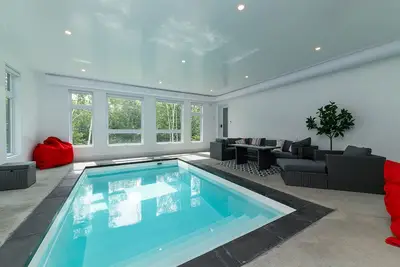 Image de HĂ´tel Ă la maison - Le Distinction, piscine et spa