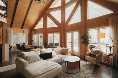 Image de HĂ´tel Ă la maison - Chalet du bois, Spa et Vue