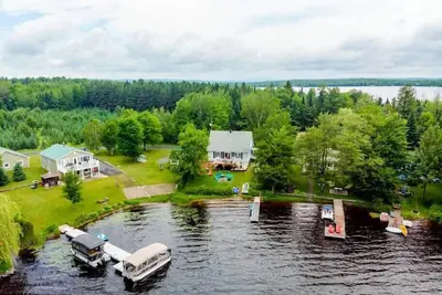 Image de HĂ´tel Ă la maison - Chalet Ă” Camp MĂŞme, spa et lac