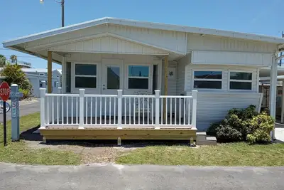 Image de Anna Maria Island live groundlevel just steps to the gulf! 6 month minimum