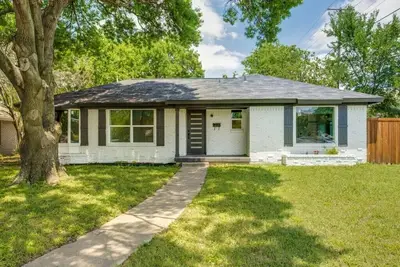 Image de Preston Hollow Home + Garage Apt / Large Yard
