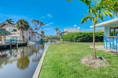 Charming cottage with views of the Imperial River