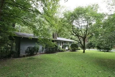 Image de Kingfisher-River Front Property walking distance to Downtown Gatlinburg!