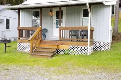 1 Bedroom cottage that sleeps 4 only 7 miles from Cooperstown on Otsego Lake