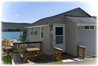 2 Bedroom Cottage with Screen Porch and unobstructed views of Otsego Lake