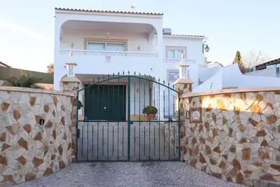 Image de Villa with Pool, Billiards, and Breathtaking Views in Southern Portugal
