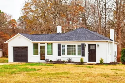Image de Salem Road Ranch | 3 Br w/ Outdor Firepit and Backyard