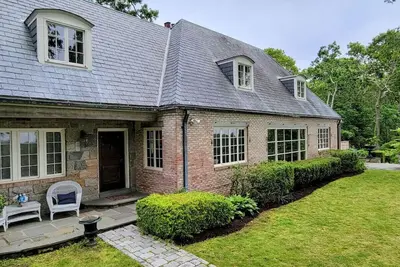 Image de 8 bedroom seacoast manor with amazing views!