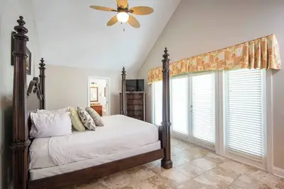 Image de Home Away from Home! 3 Bedrooms Villa w\/ Private Pool, Backyard, Garden Patio