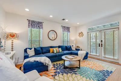 Image de Peaceful Cottage- Heated Pool- 4 Bikes-Prime Beach