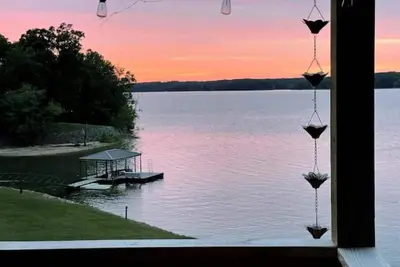 Image de Kerr Contentment   Kerr Lake/Buggs Island waterfront, an amazing view